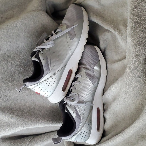 Nike Air Max Tavas Women's, 916791-003 - Picture 5 of 8